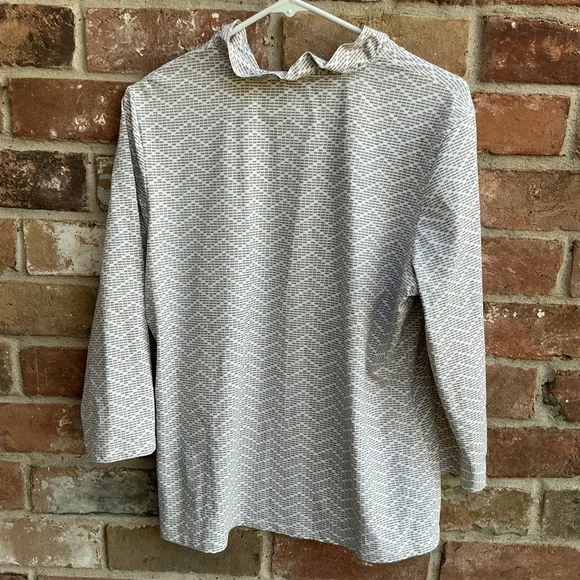 J. McLaughlin Kate Tan and White Geometric Top XL - Picture 3 of 4
